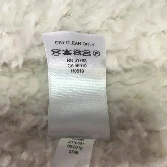 Maurices vest open front plaid fuzzy liner size small - Picture 10 of 10